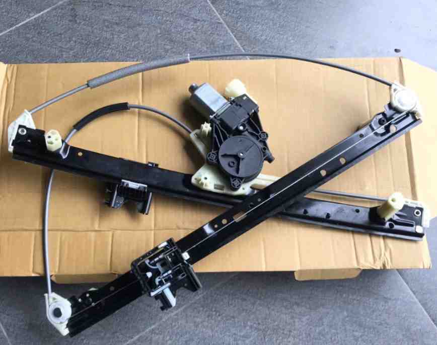 COMPA LÊN KÍNH RANGE ROVER.