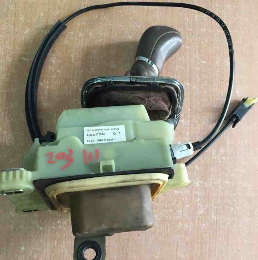 CẦN SỐ TỰ ĐỘNG MERCEDES C200