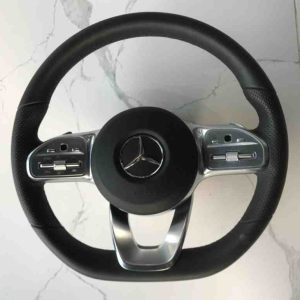 VÔ LĂNG LÁI MERCEDES AMG
