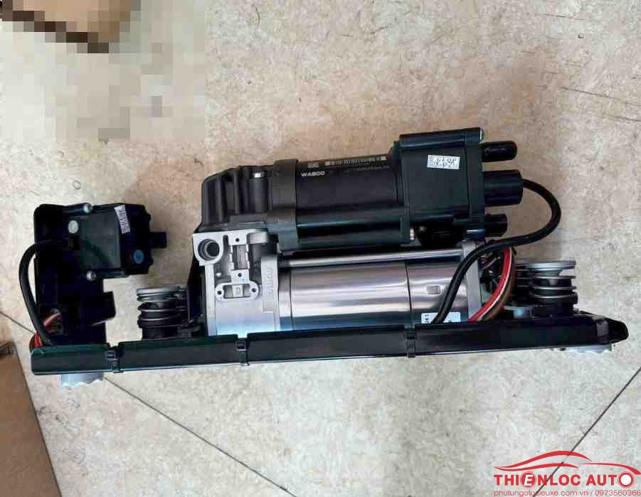 Bơm nâng gầm BMW 750i 2014,